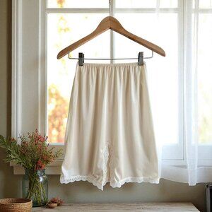 Vintage Greenco Maid Nylon Half Slip With Lace Trim Size S Made In USA